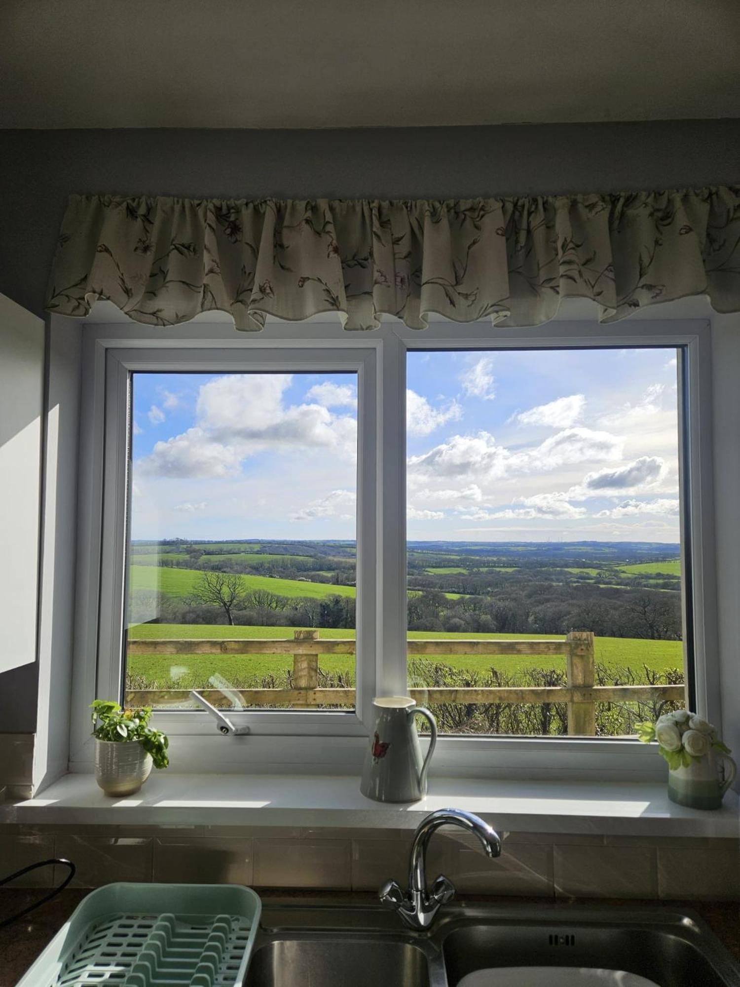 Meadow View Villa Хавърфордуест Екстериор снимка