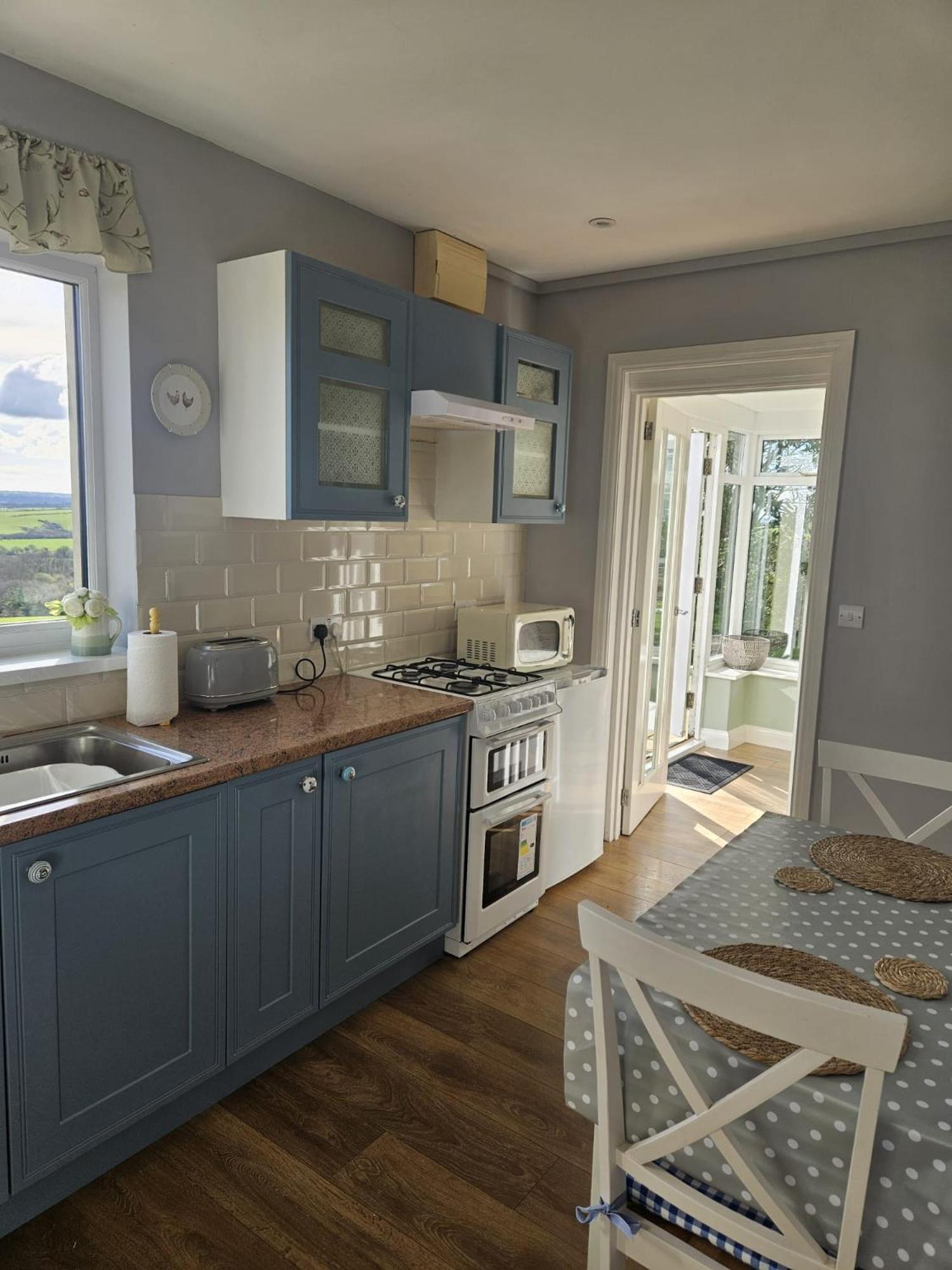 Meadow View Villa Хавърфордуест Екстериор снимка